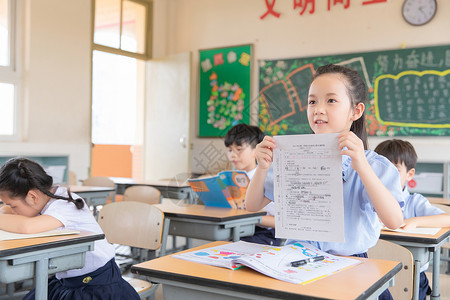 小学生展示试卷背景图片