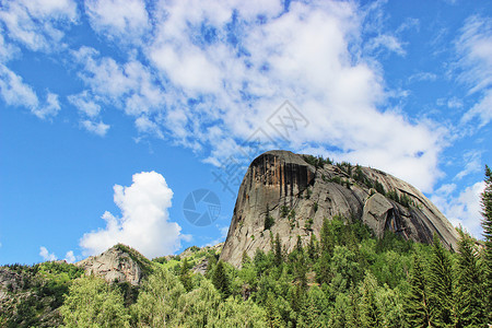 盛夏旅行毛笔字新疆可可托海景区背景