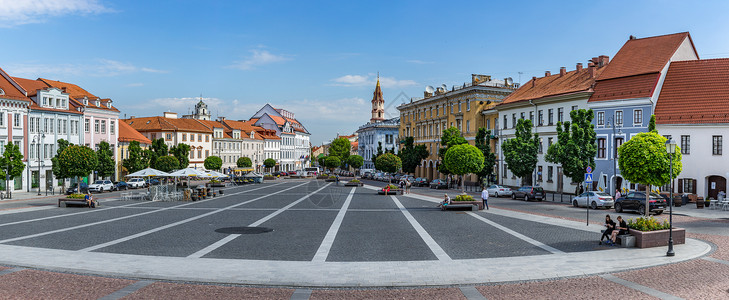 立陶宛首都维尔纽斯老城广场全景图高清图片