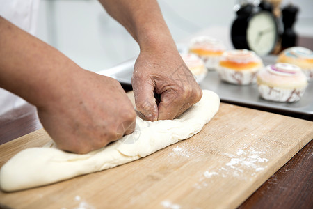 厨师做月饼厨师做月饼高清图片