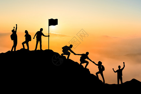 外国人爬山团队合作设计图片
