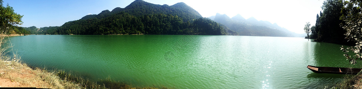 山里湖边湖泊高清图片素材