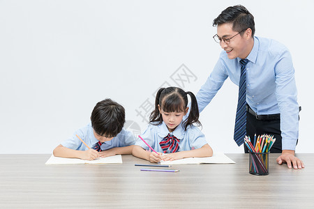 老师教学生画画学习辅助高清图片素材