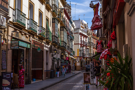 西班牙塞维利亚圣十字街区旅游目的地高清图片素材