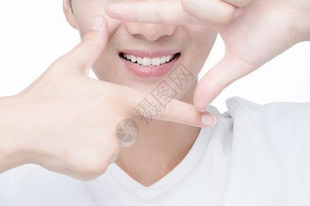 男性牙齿展示高清图片