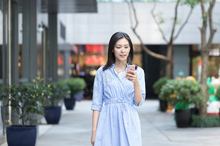 逛街的女孩女生高清图片素材