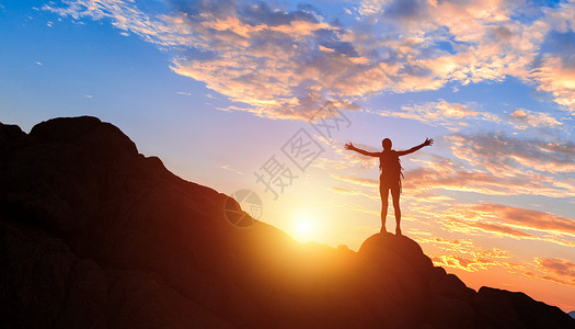 夕阳落山成功到山顶设计图片