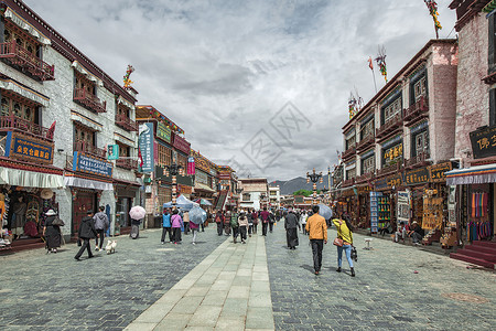 西藏大昭寺八廓街景白云高清图片素材
