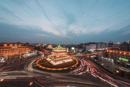 西安绿地中心西安钟楼背景