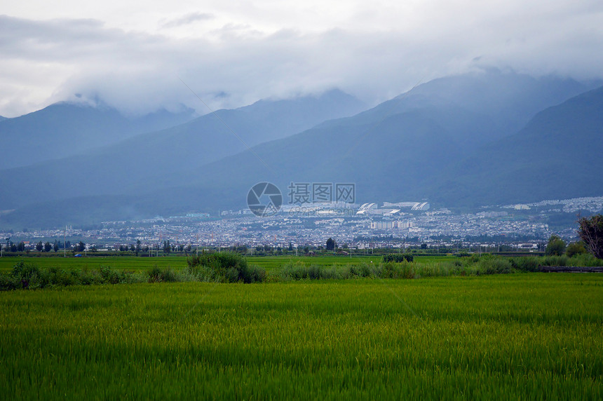 云南大理苍山洱海图片