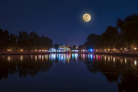 园林夜色中秋节.什刹海背景