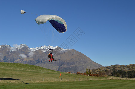 新西兰高空跳伞高清图片
