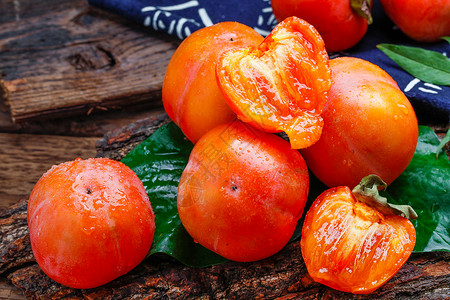 新鲜甜柿子图片