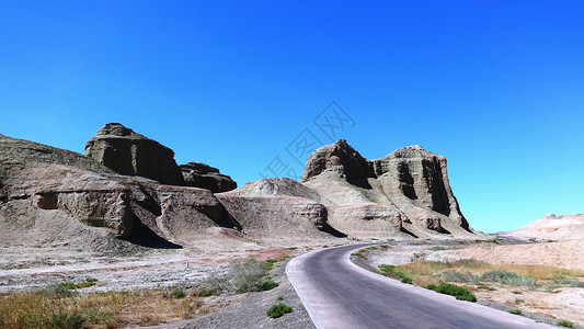 大美新疆乌禾尔魔鬼城背景