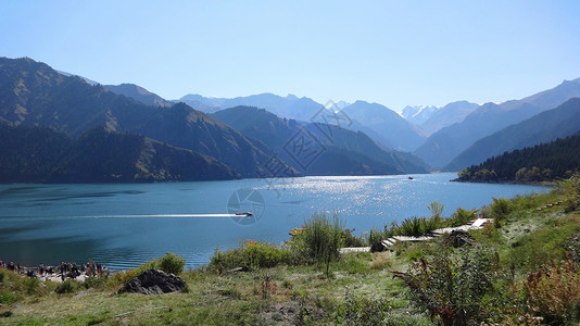 大美新疆天山天池背景图片