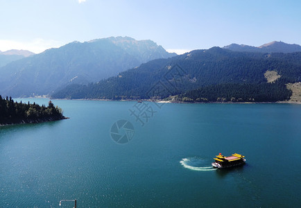 山水自然风景大美新疆天山天池背景