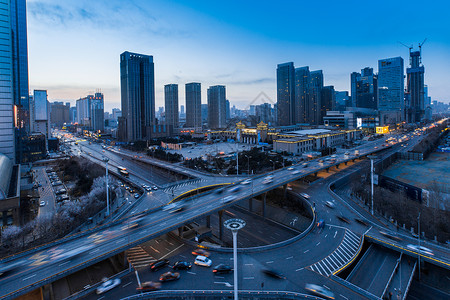 城市高架车流延时摄影图片