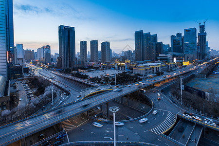 城市高架车流延时摄影图片