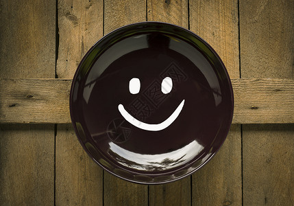 盘子中的笑脸图片