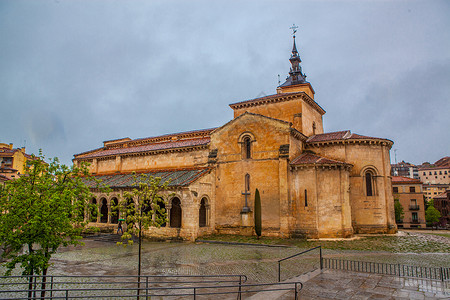西班牙塞戈维亚圣马丁教堂西班牙旅游高清图片素材