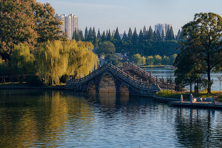 诺曼底烈士湖南省长沙市烈士公园廊桥背景