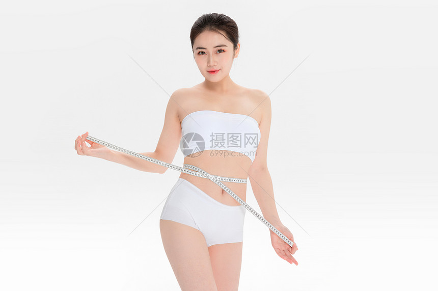 量腰围的瘦身美女图片