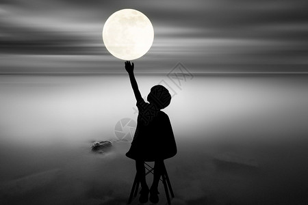 孩子坐在月亮上摘月亮的小男孩设计图片