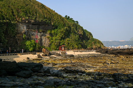 涠洲岛鳄鱼山景区月亮湾图片