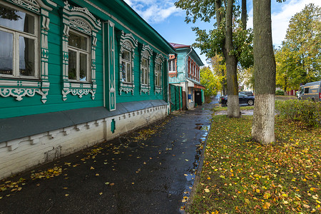 俄罗斯著名旅游小镇苏兹达尔秋季田园风光背景