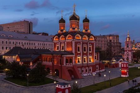 莫斯科救世主修道院夜景高清图片