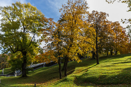 俄罗斯圣彼得堡著名景点夏宫下花园园林秋色背景