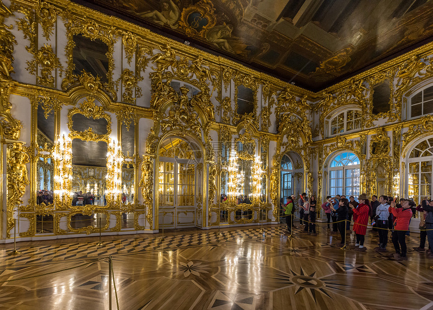 圣彼得堡叶卡捷琳娜宫金碧辉煌的接待大厅图片