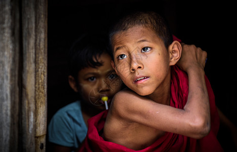 缅甸小和尚缅甸僧侣高清图片
