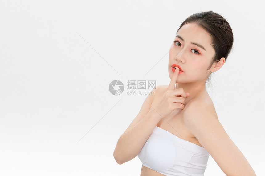 美女美容护肤动作图片