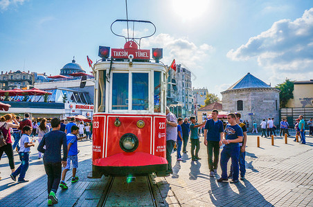 塔克克族土耳其伊斯坦布尔独立大街电车背景
