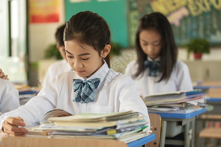 青春期学生学习青少年学校教育背景