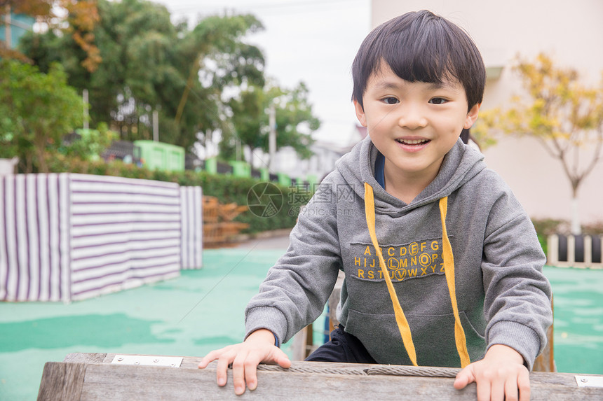 幼儿园儿童课间玩耍图片