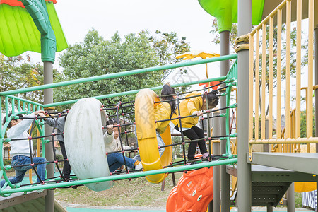 幼儿园儿童玩游乐设施模特高清图片素材