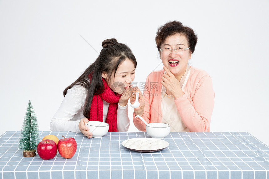 幸福母女吃汤圆图片