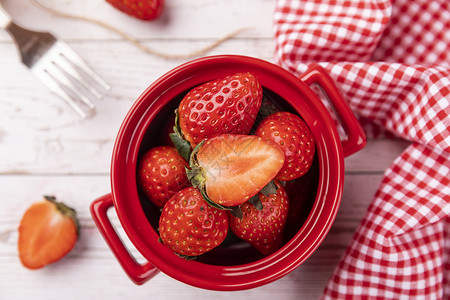 白色草莓草莓背景