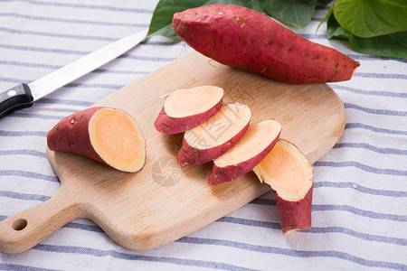 红薯面粉新鲜的生地瓜背景
