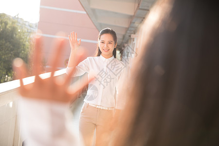 礼貌服务学生放学与老师道别背景