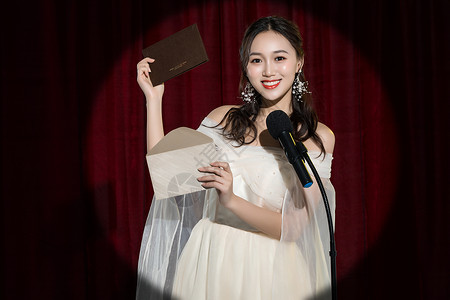 嘉宾台卡女演员宣布获奖名单背景