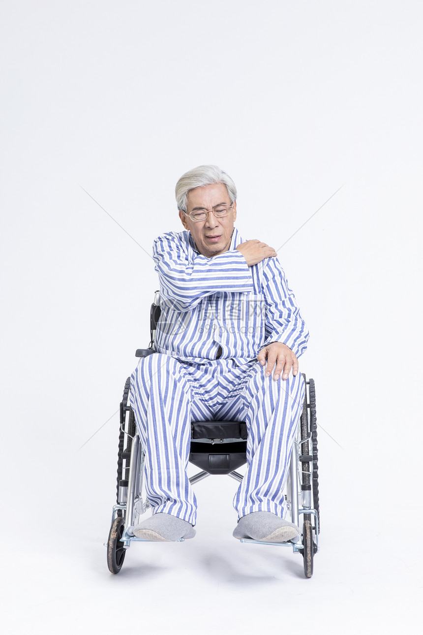 老年病人轮椅图片
