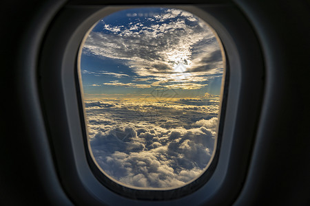 飞机窗外的美丽云海高清图片