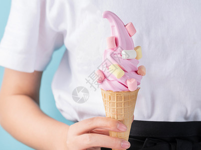 夏天冰淇淋甜筒甜筒冰淇淋背景