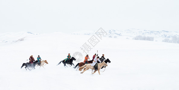 雪马雪地上奔驰的骏马图背景