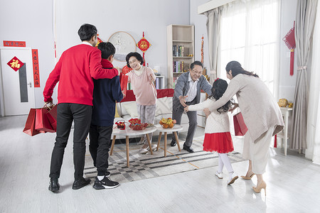 新年家庭进门欢迎春节高清图片素材