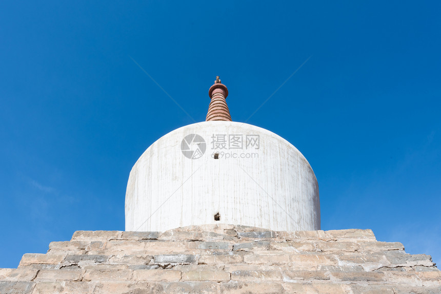 青海瞿昙寺白塔 图片