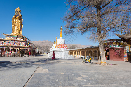 小庙宇青海吾屯下寺背景